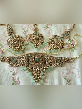 Kundan party/wedding wear jewelry set